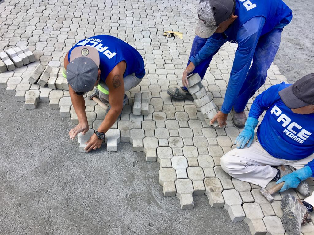 Piso intertravado Pace Pisos e Pedras